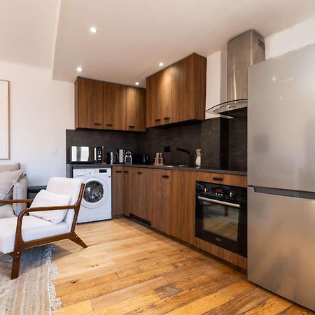 Appartement Place Des Lices Saint Tropez Bagian luar foto