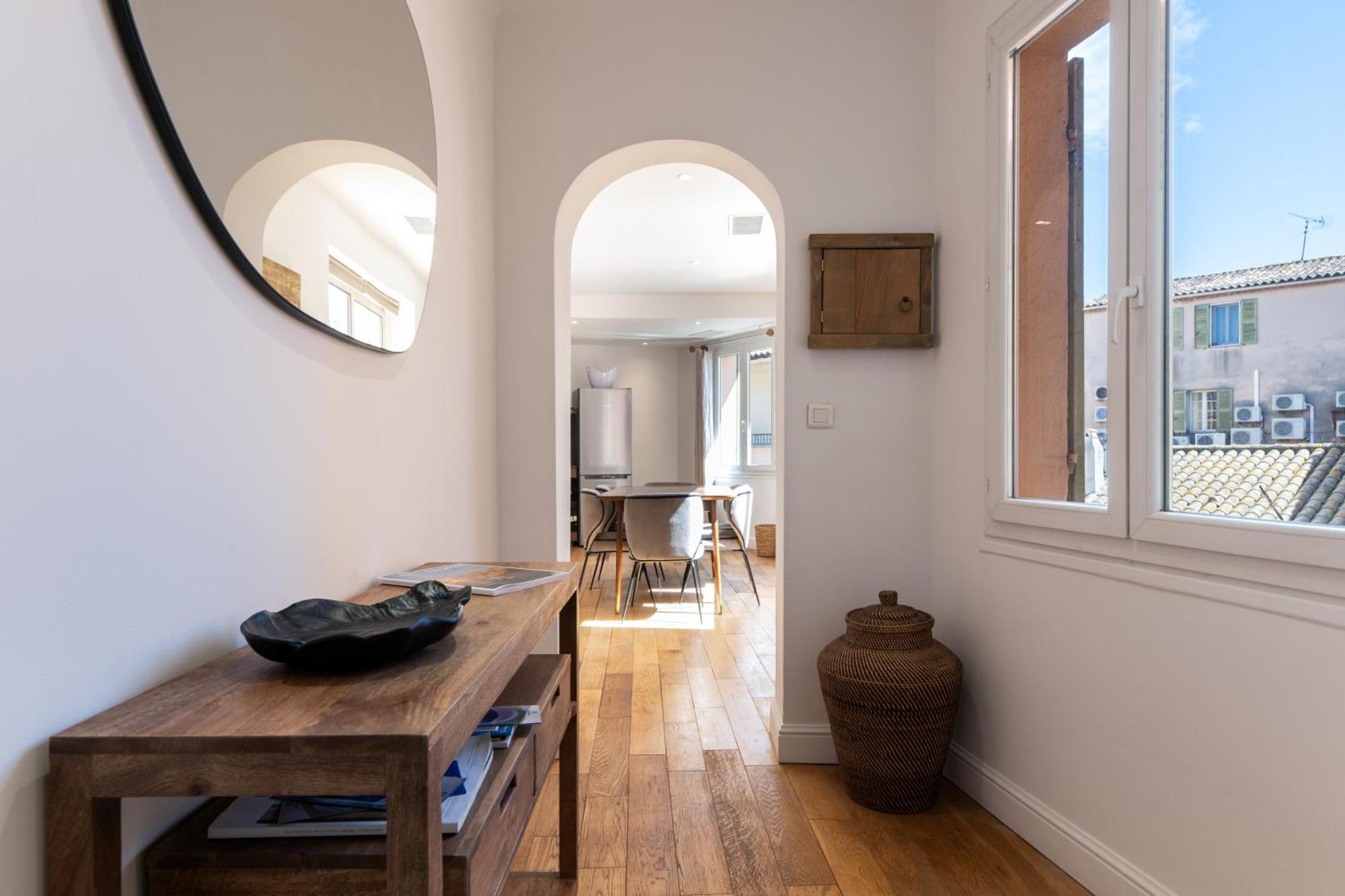Appartement Place Des Lices Saint Tropez Bagian luar foto